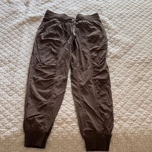 lululemon athletica Java Dance Studio Joggers size 6